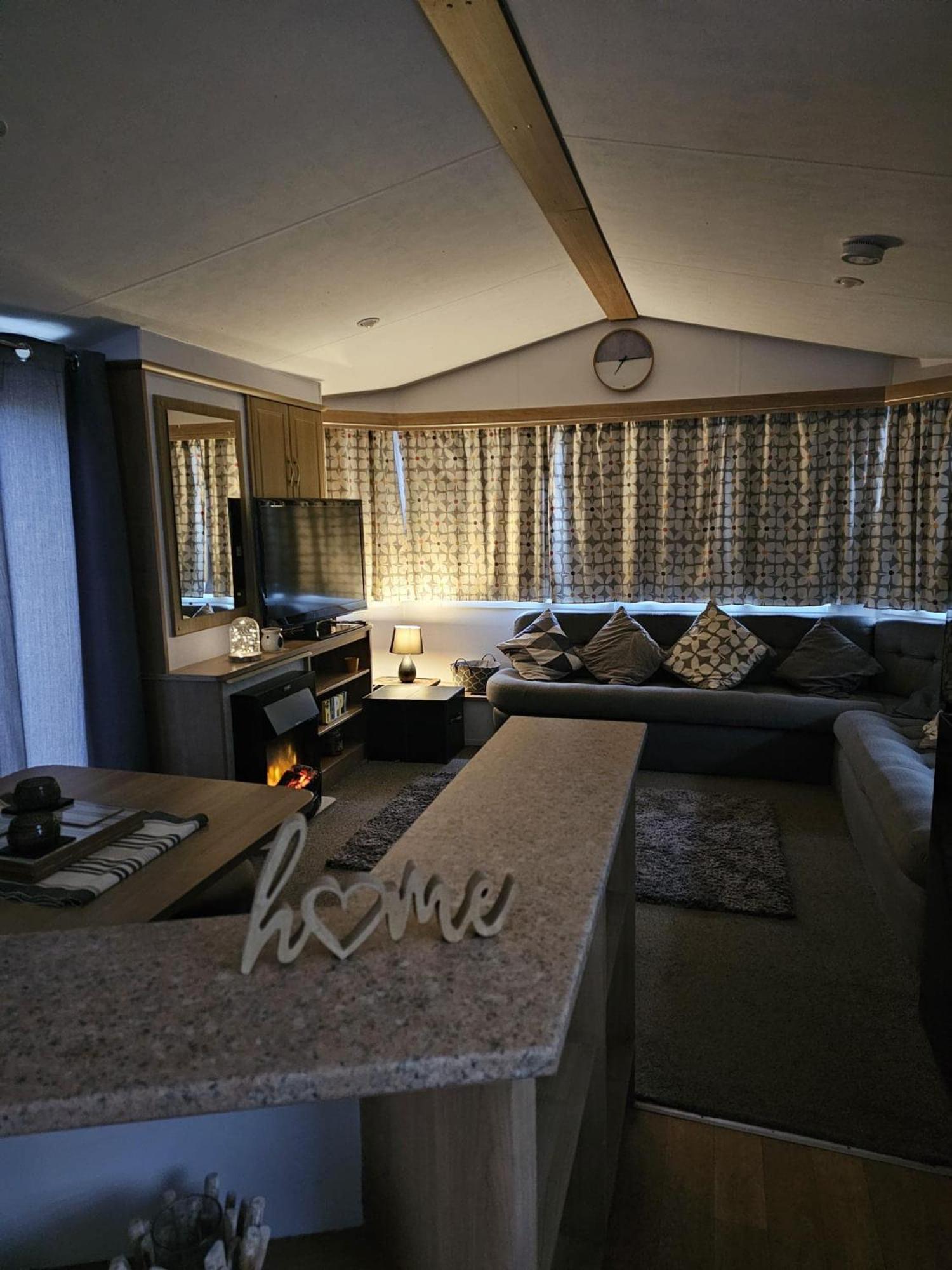 Tattershall Lakes Hot Tub Lodge Breaks 外观 照片